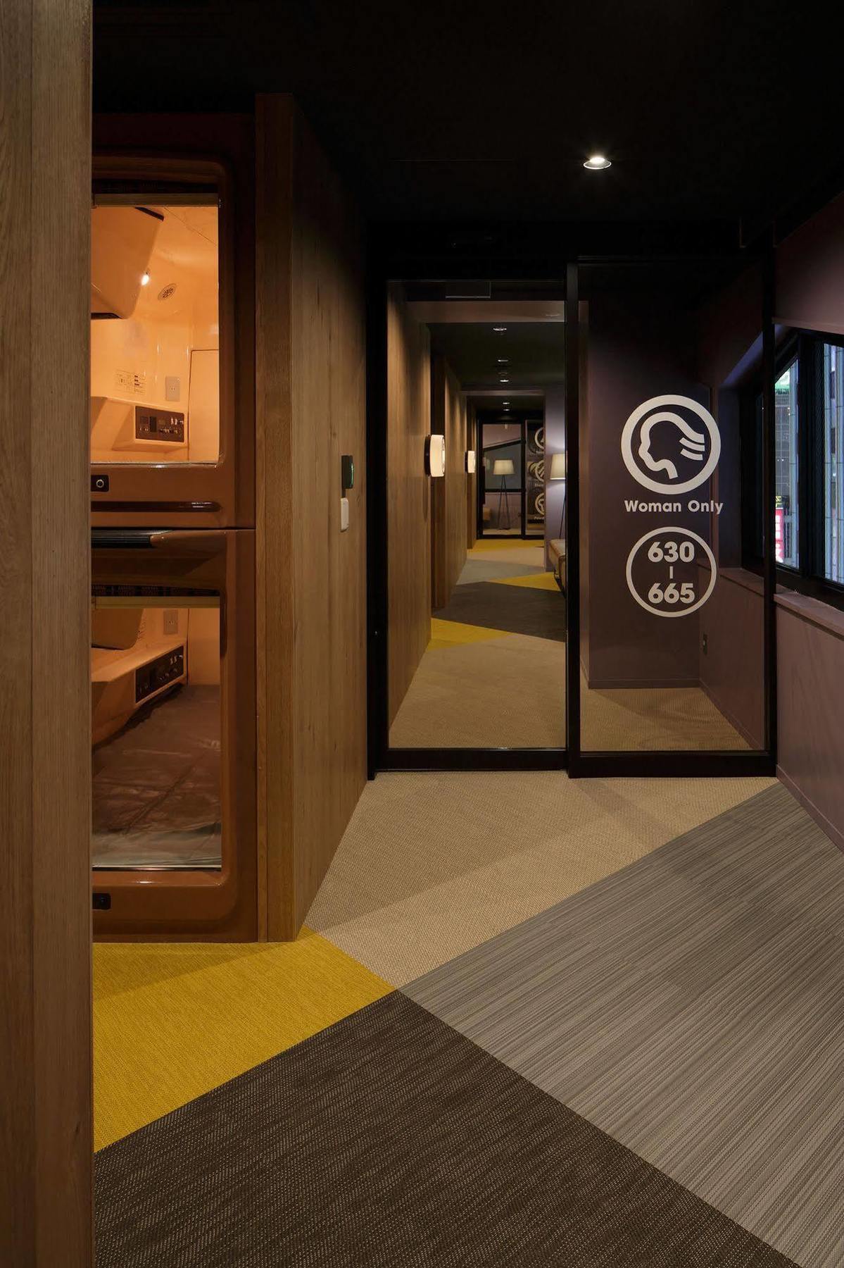 Booth Netcafe & Capsule Hotel Tokyo Exterior photo